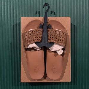 OluKai Kamola slide sandal size 7 great condition